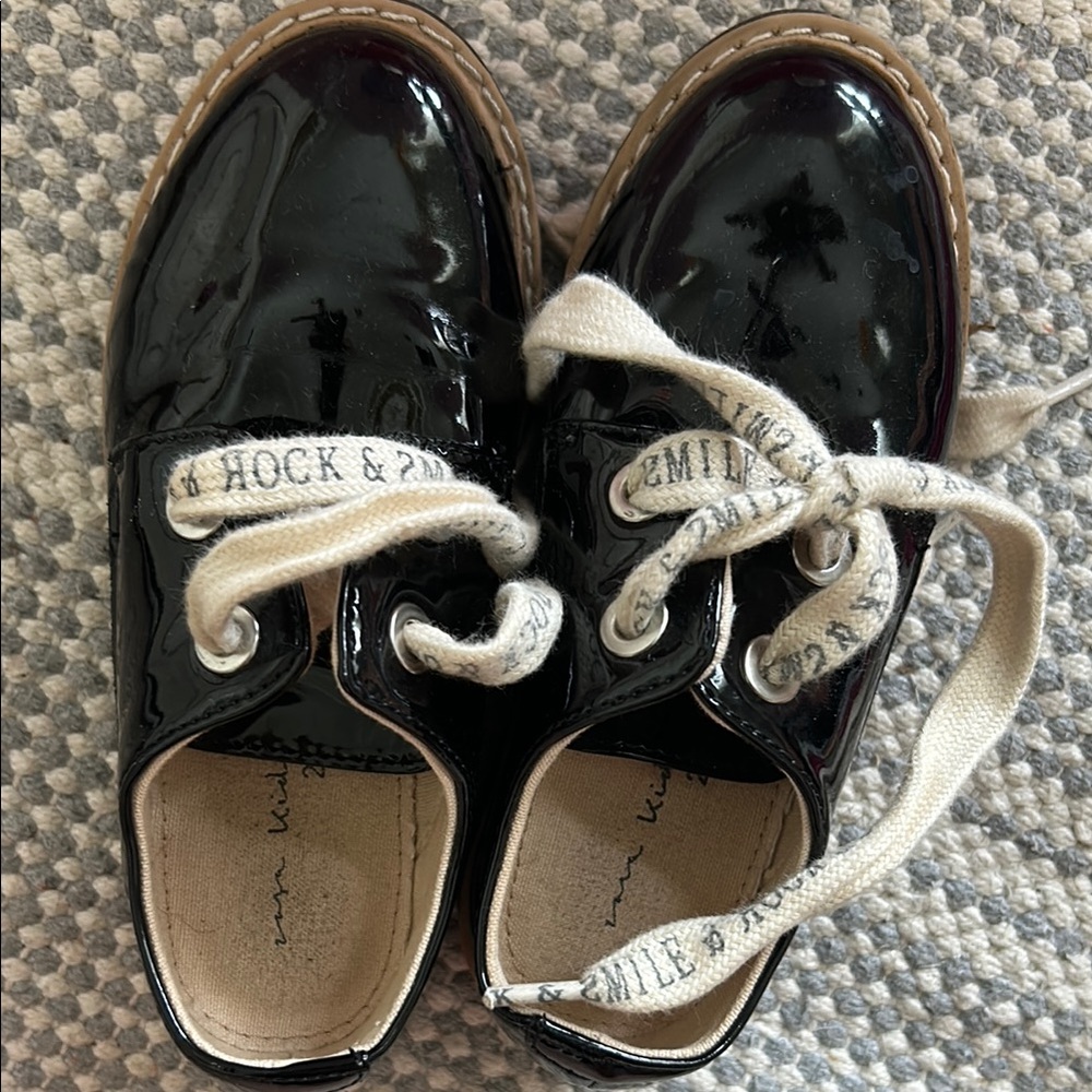 Zara Black and White Dress Shoes with Glossy Finish